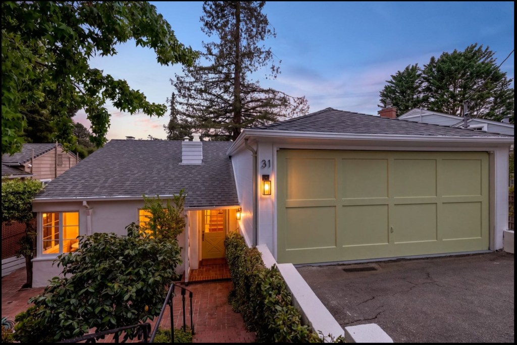 31 Harbord Court Oakland, California 94618